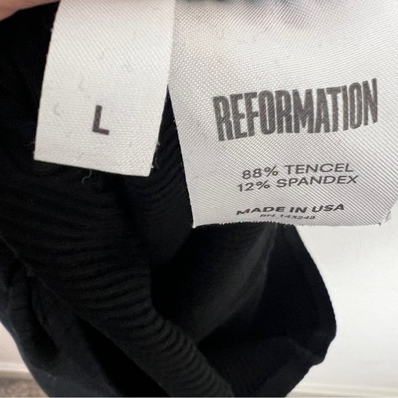 Reformation Ribbed Twist Front Cropped Top - Picture 4 of 4